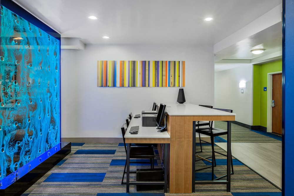 Holiday Inn Express Hotel & Suites Oroville Lake by IHG - photo 20