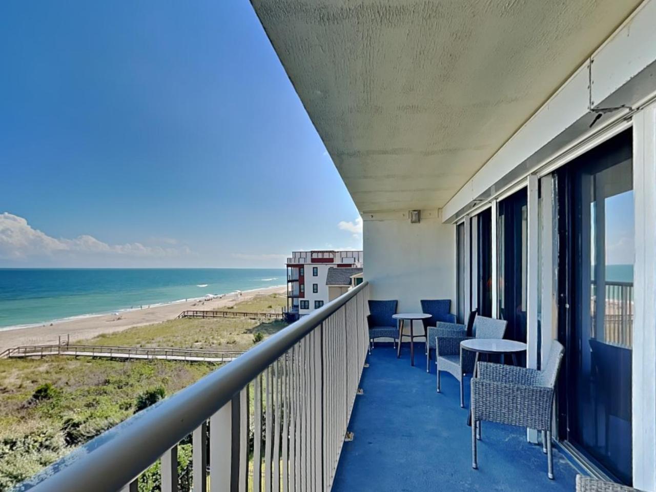 Pelican Watch #405 — 4-Star Luxury Hotel in Carolina Beach, United States