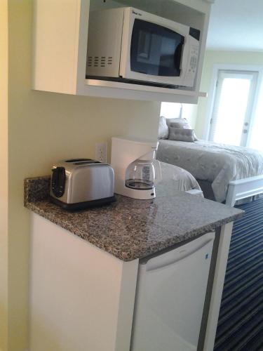 Surf & Sand Beach Motel - photo 18