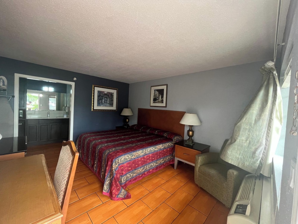La Posada Inn By OYO Brownsville - photo 26