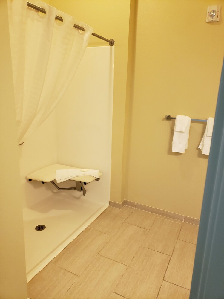 Cobblestone Hotel & Suites Jefferson - photo 27