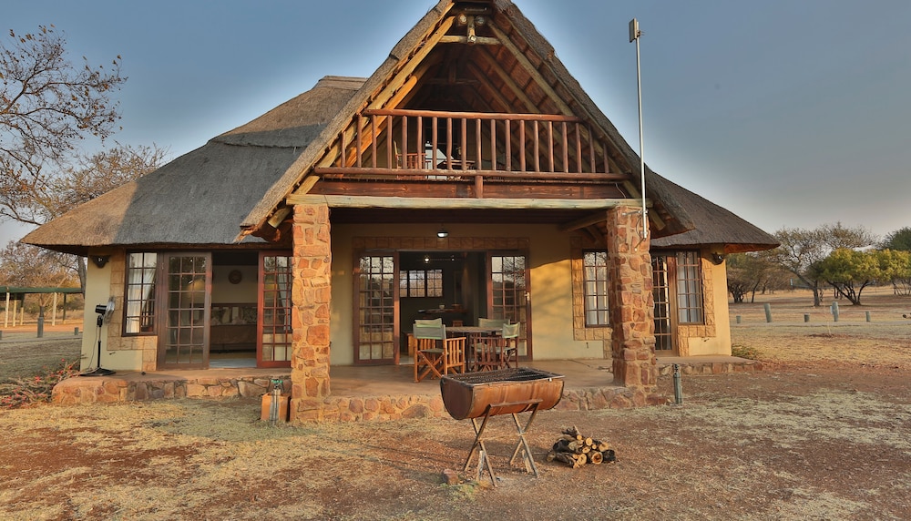 Mangwa Valley Game Lodge — 4-Star Luxury Hotel in Cullinan, South Africa