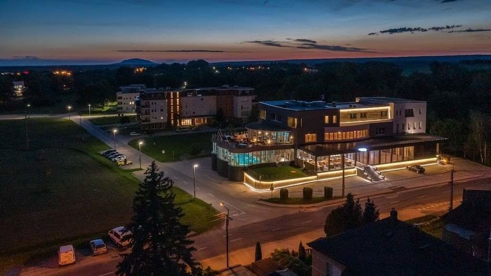 Hotel Kristály Konferencia & Wellness — hotel in Ajka