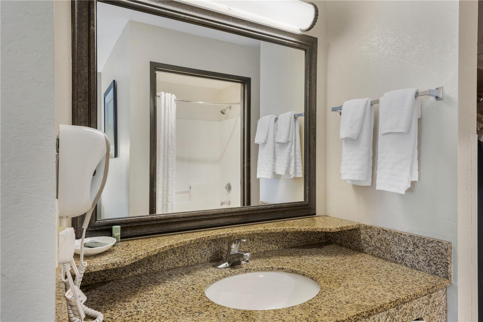 Best Western Columbus Airport - photo 34