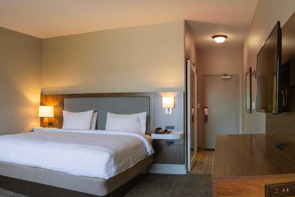 Hampton Inn & Suites Boerne - photo 15