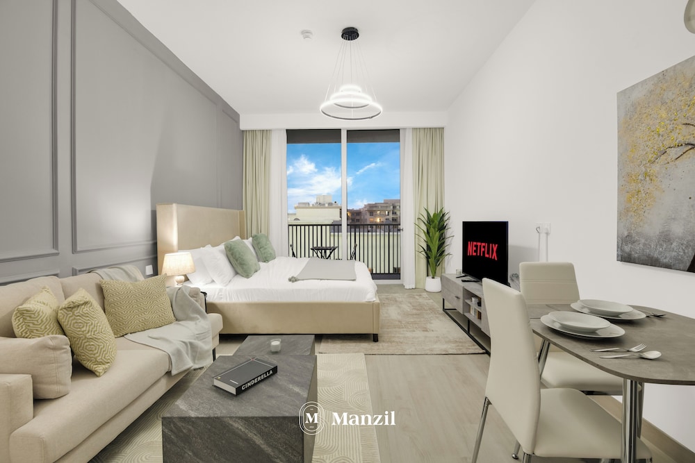 1bd apt plus study I Close to mall I Fast wi fi — 4-Star Luxury Hotel in Dubai, United Arab Emirates