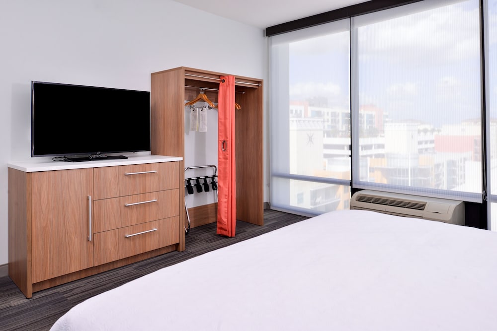 Home2 Suites by Hilton Tampa Downtown Channel District - photo 8