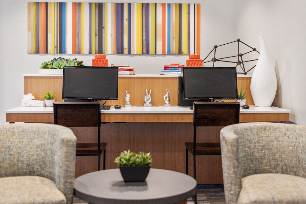 Holiday Inn Express Hotel and Suites West Valley by IHG - photo 23