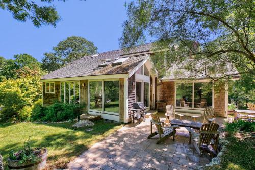 Hillside Oak - carbon neutral hotel in Unknown City