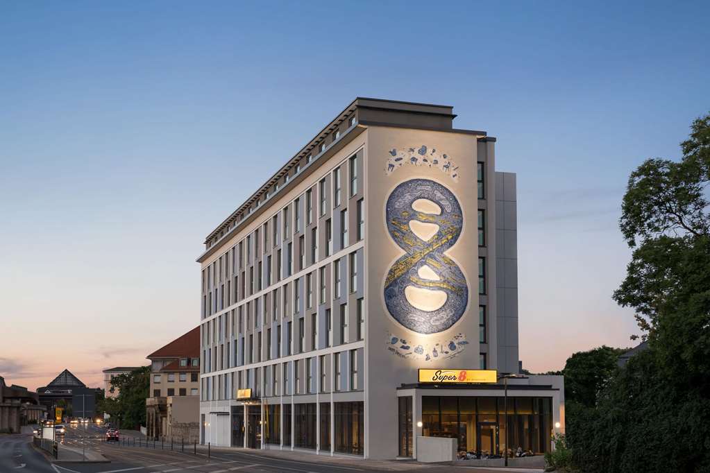 Super 8 by Wyndham Dresden — hotel in Dresden