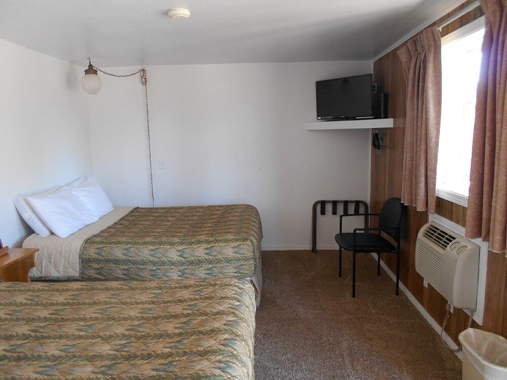 Super Saver Inn - photo 16