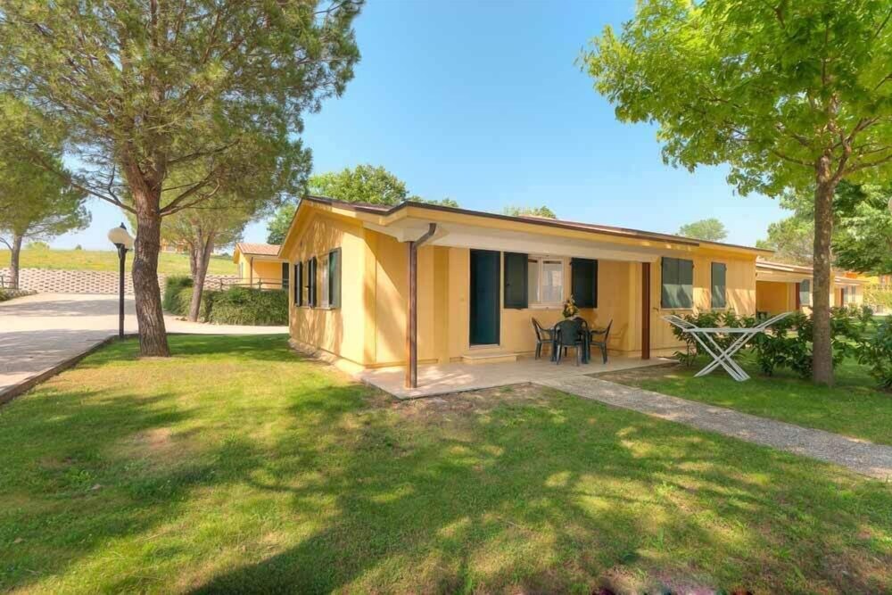 Centro Vacanze Verde Azzurro — hotel in Cingoli