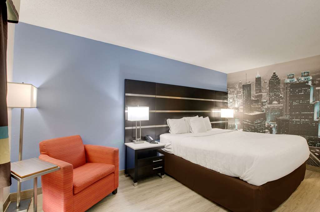 Clarion Pointe Atlanta Airport College Park - photo 15