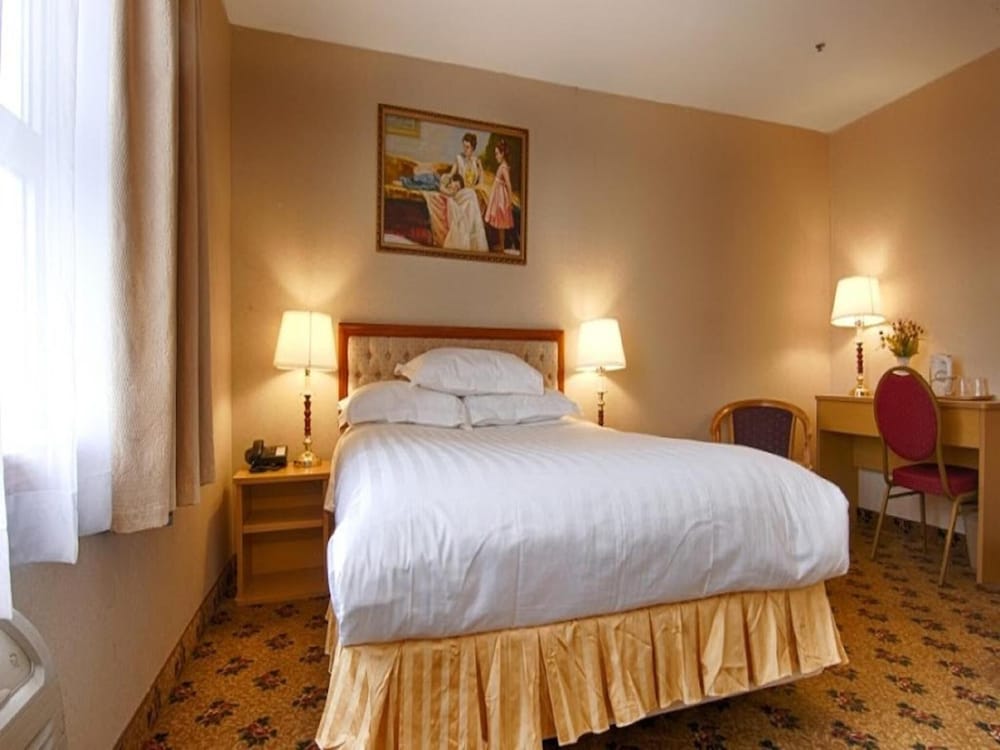 Flushing Hotel - photo 27