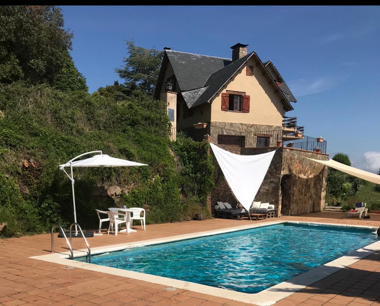 Casa de muntanya Can Coll de Susqueda Girona — 4-Star Luxury Hotel in Susqueda, Spain
