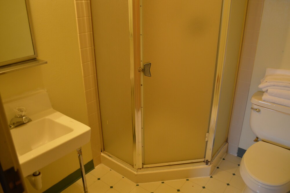 Chelsea Inn Hotel - photo 21