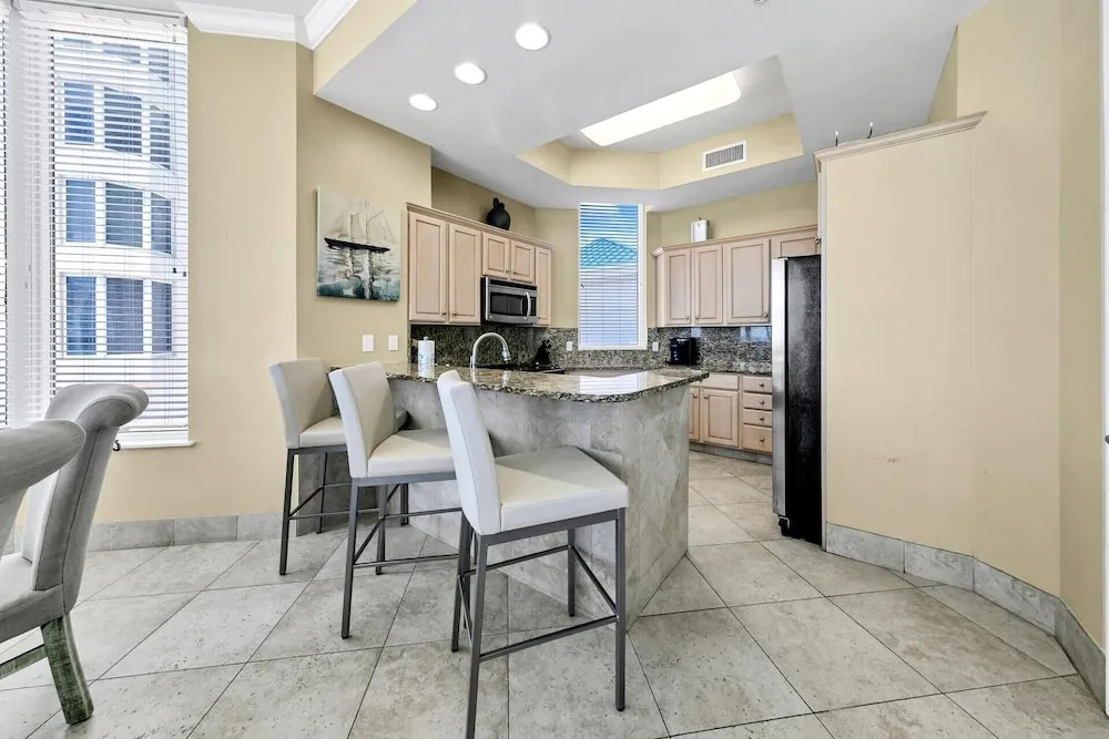 Silver Beach Towers Penthouse106e - photo 23
