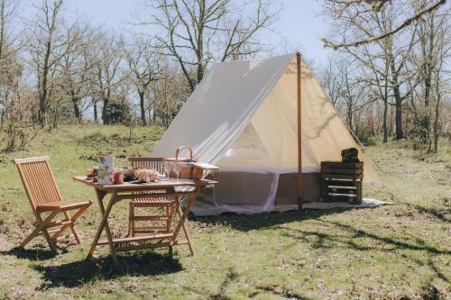 WilderCamp - carbon neutral hotel in Unknown City