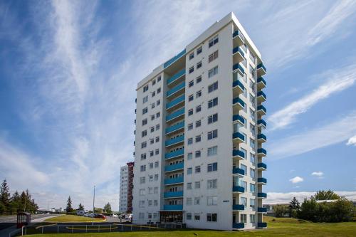 Panoramic Studio Apartment with stunning view Free Parking