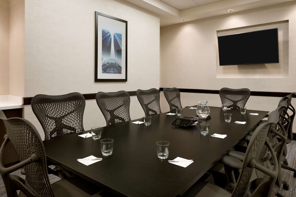 Hampton Inn & Suites Rosemont Chicago O'Hare - photo 30