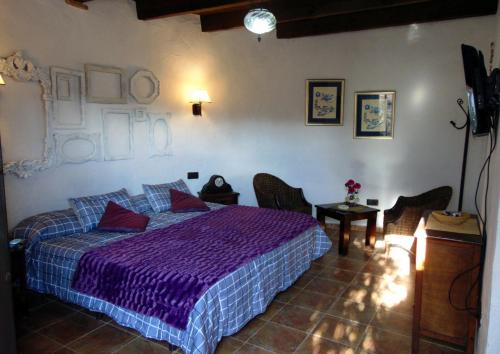 Casas Rurales Lagunas de Ruidera chimenea — hotel in Ossa De Montiel