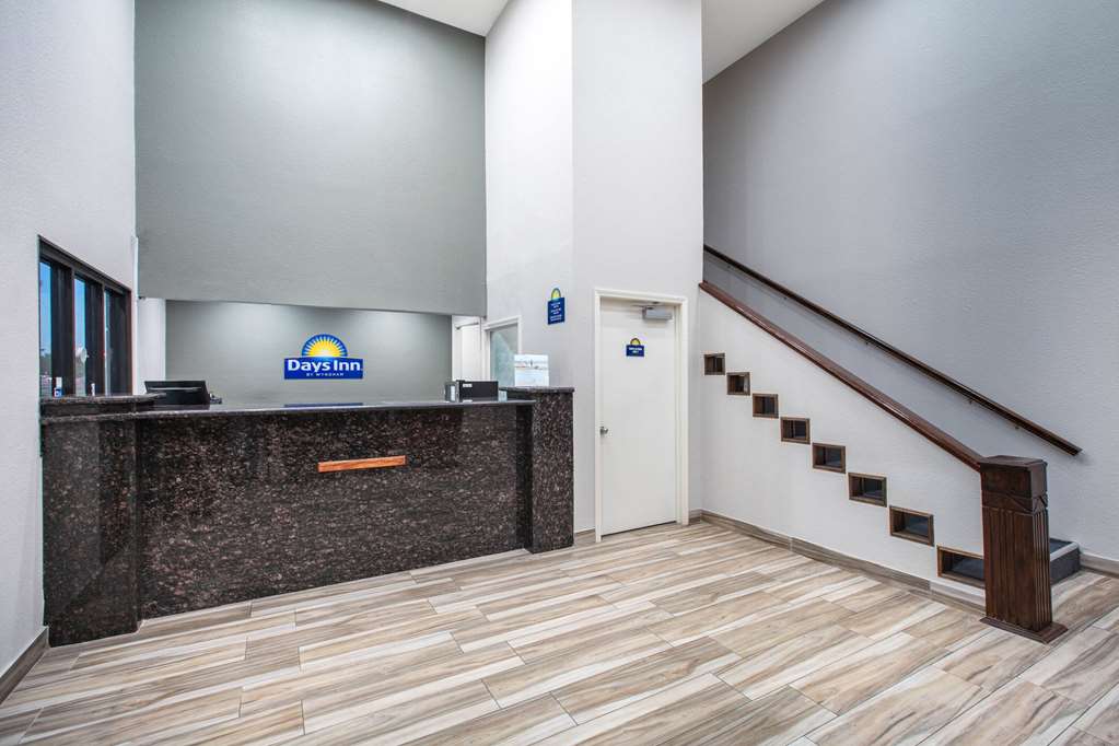 Days Inn by Wyndham Waco Near Downtown University - photo 6