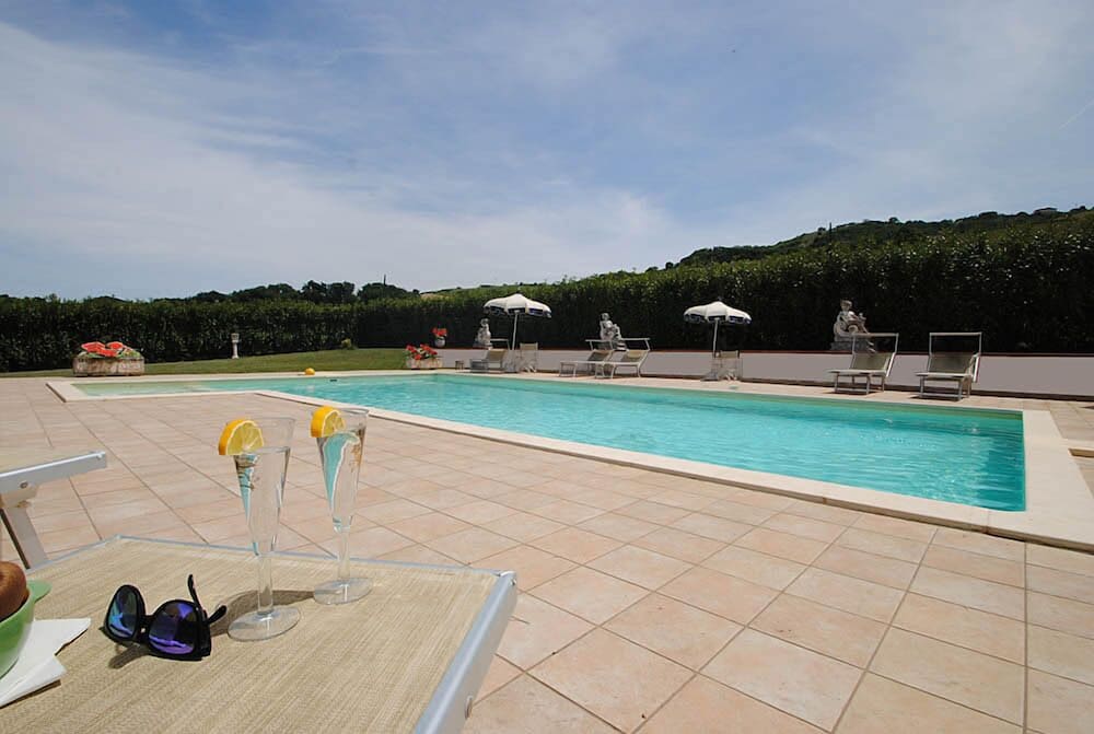 Country House Villa Geminiani — 4-Star Luxury Hotel in Montalto Delle Marche, Italy