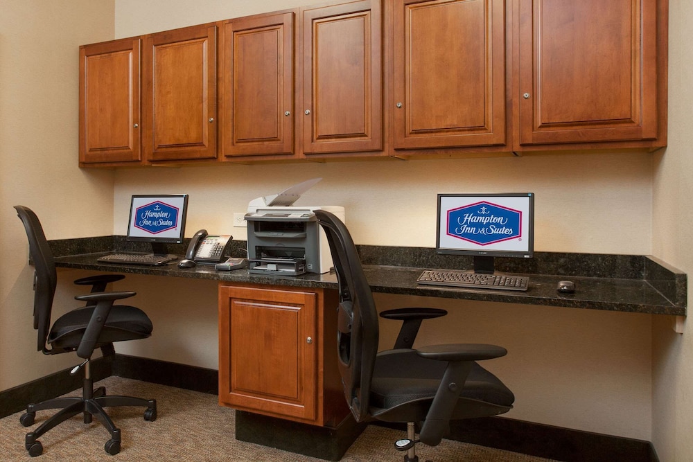 Hampton Inn & Suites Addison - photo 27