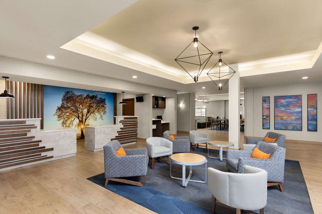 La Quinta Inn & Suites by Wyndham Santa Clarita Valencia - photo 6