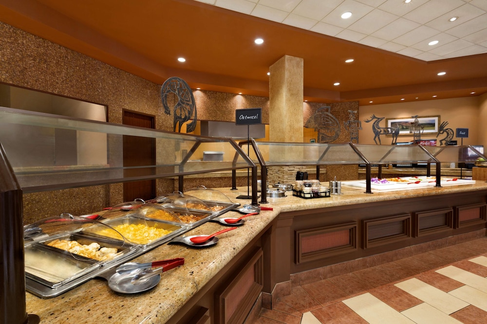 Embassy Suites by Hilton Albuquerque - photo 39