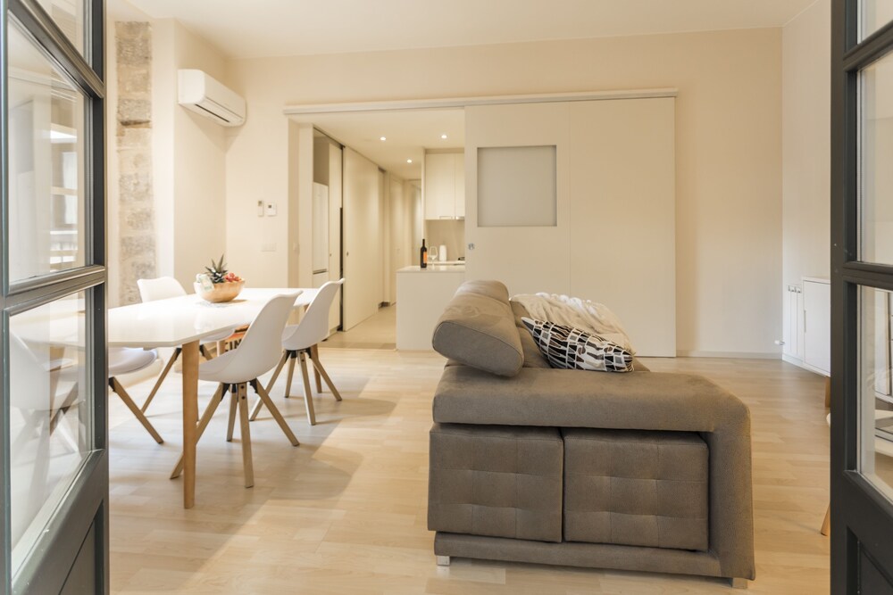 Bravissimo Cort Reial 3B — 4-Star Luxury Hotel in Girona, Spain