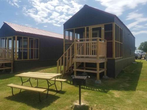 Lakefront Cabin Knotts Landing 16 18272532 — Mead