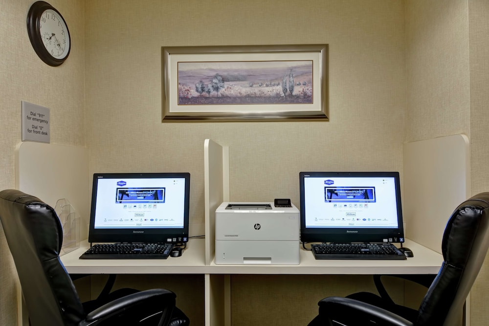 Hampton Inn Sayre - photo 33