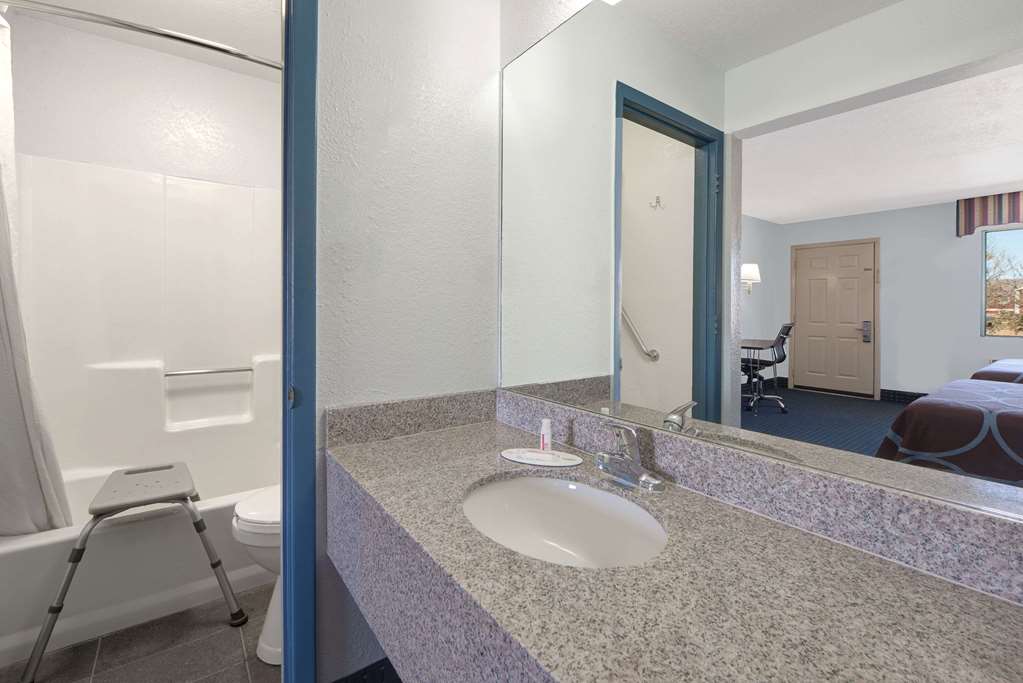 Super 8 by Wyndham Dumas TX - photo 10