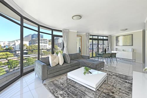 Shaya Stylish 2BR in De Waterkant Mountain & City Views