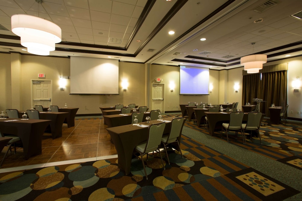 Hilton Garden Inn Dulles North - photo 35