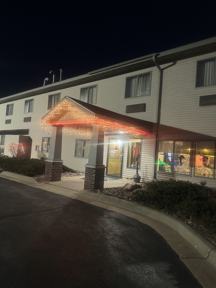 Super 8 by Wyndham Sparta - photo 47