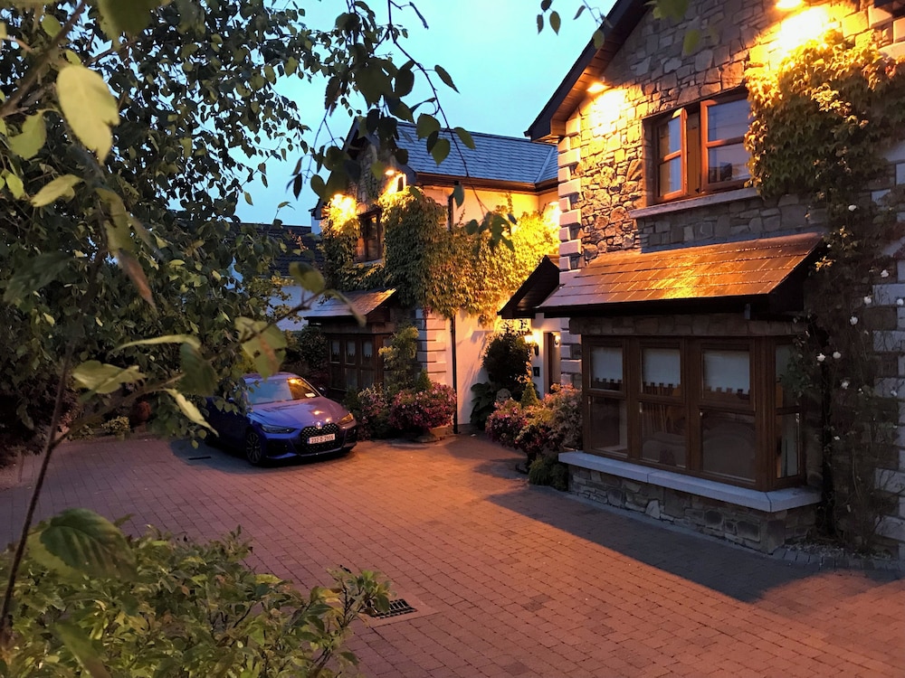 Avlon House Bed and Breakfast — 4-Star Luxury Hotel in Carlow, Republic of Ireland