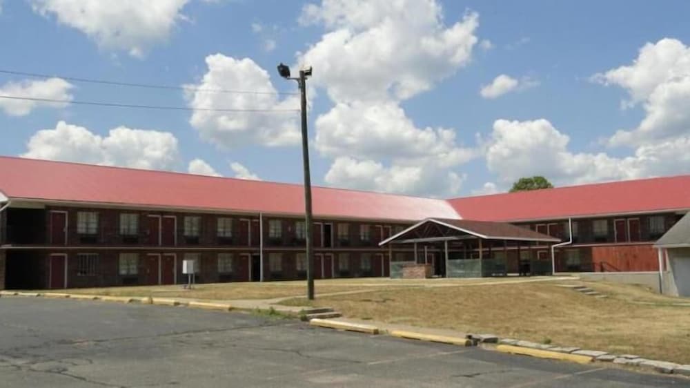 Red Carpet Inn Terre Haute - photo 20