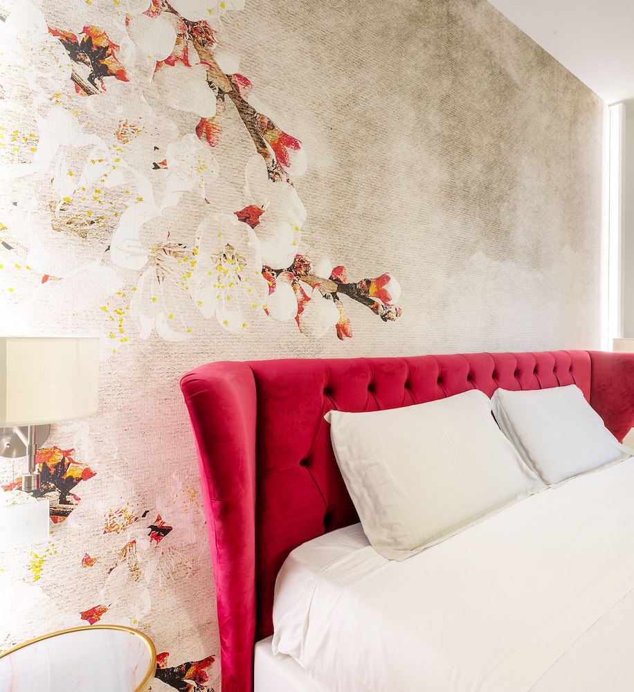 Mille Suite Garden — 4-Star Luxury Hotel in Noto, Italy
