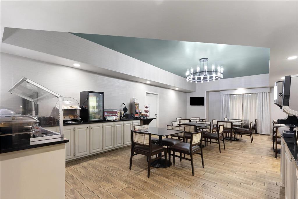Wingate by Wyndham Greensboro Coliseum - photo 29