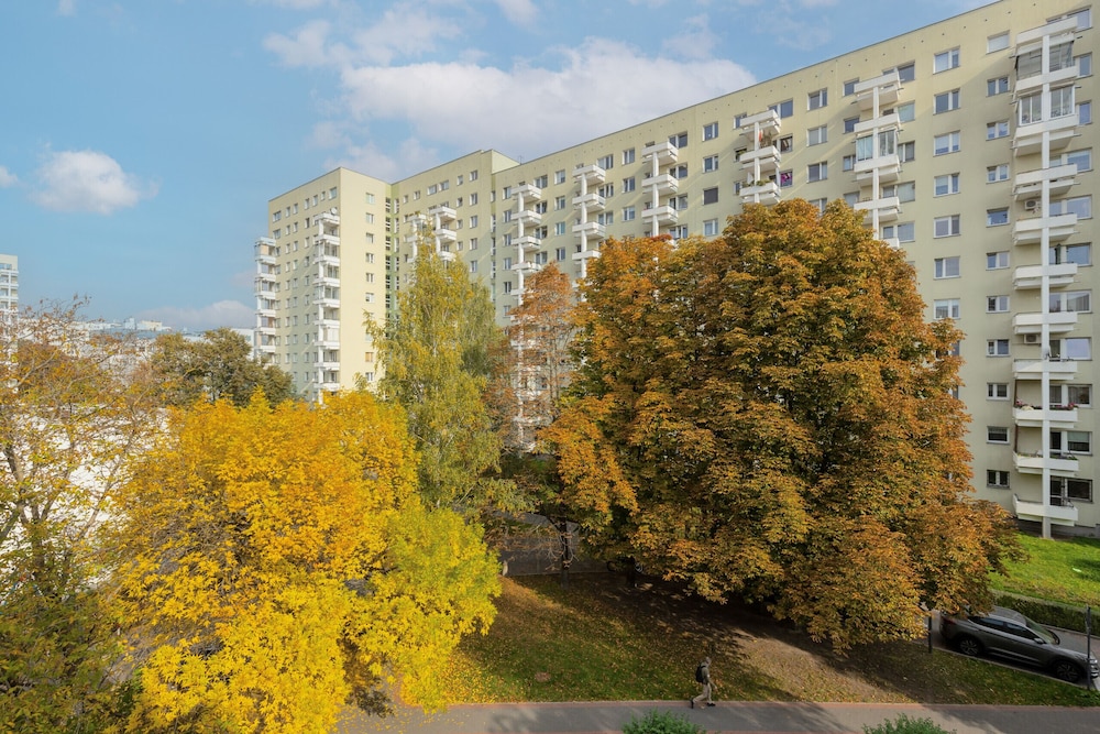 Warsaw Apartment Dolinka Batuty by Noclegi Renters — 4-Star Luxury Hotel in Warsaw, Poland