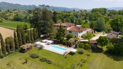 Villa la Topaia by Vacavilla — 4-Star Luxury Hotel in Borgo San Lorenzo, Italy
