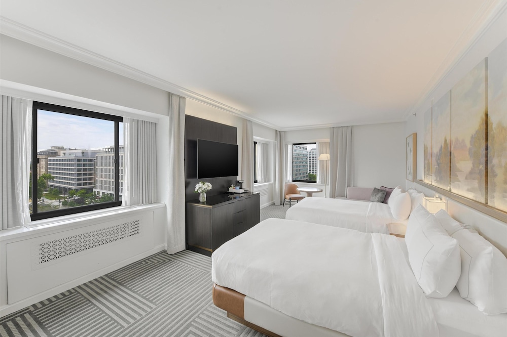 Capital Hilton - photo 49