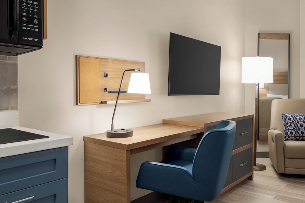 Candlewood Suites Boise Towne Square by IHG - photo 19