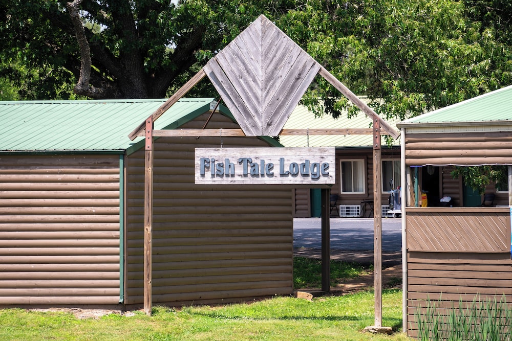 Fishtale Lodge 22250750 — Buchanan