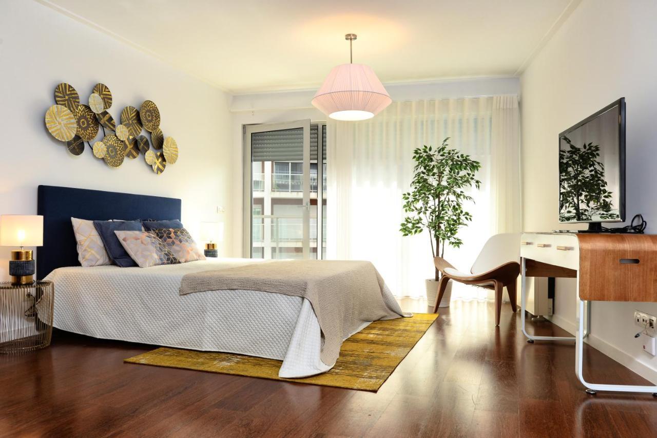 New loft with swimming pool at Parque das Nações — 4-Star Luxury Hotel in Lisbon, Portugal