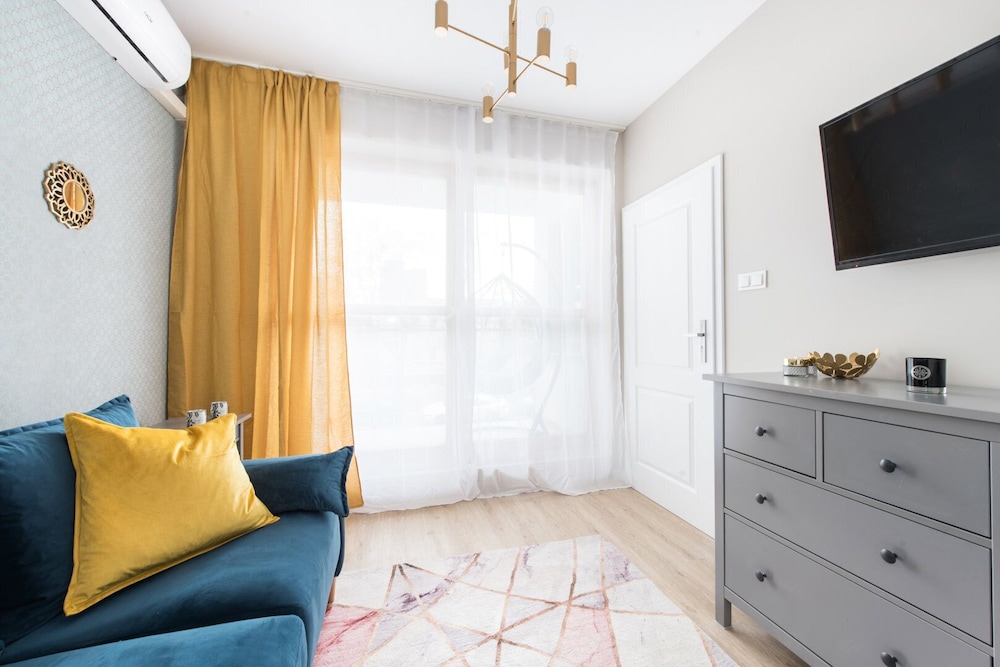 Super Apart Chelmska 9 — 4-Star Luxury Hotel in Warsaw, Poland