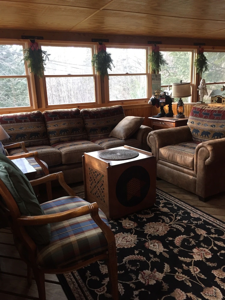 The Vermont Inn - photo 7