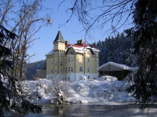 Hotel Zamecek Kaplice — hotel in Kaplice